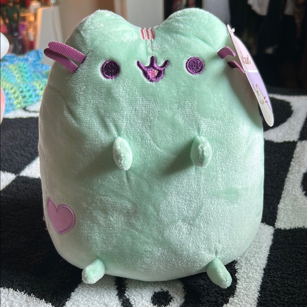 Pusheen cat plushy